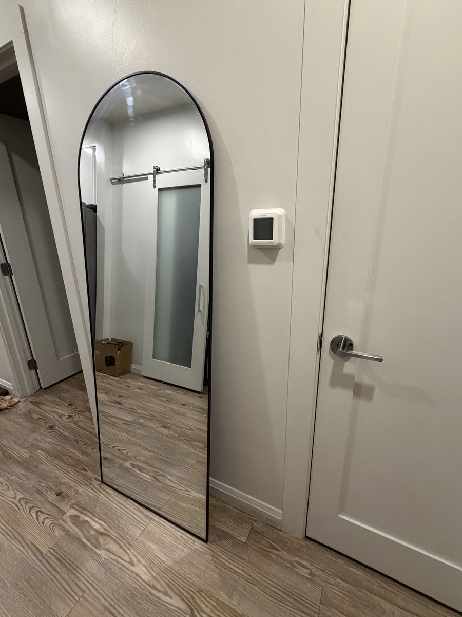 Floor mirror 