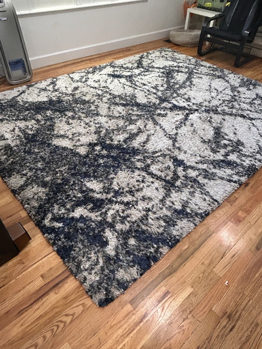 Used Thomasville Hudson Sergio Ivory Blue Lush Shag Rug 7ft 10in x 10ftg