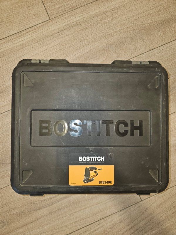 Bostitch BTE340K 6A Orbital Jig Saw with Case and Blades