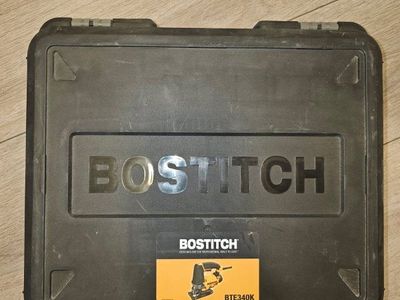 Bostitch BTE340K 6A Orbital Jig Saw with Case and Blades