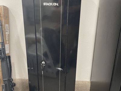 Stack-On Black Metal Gun safe with Keys