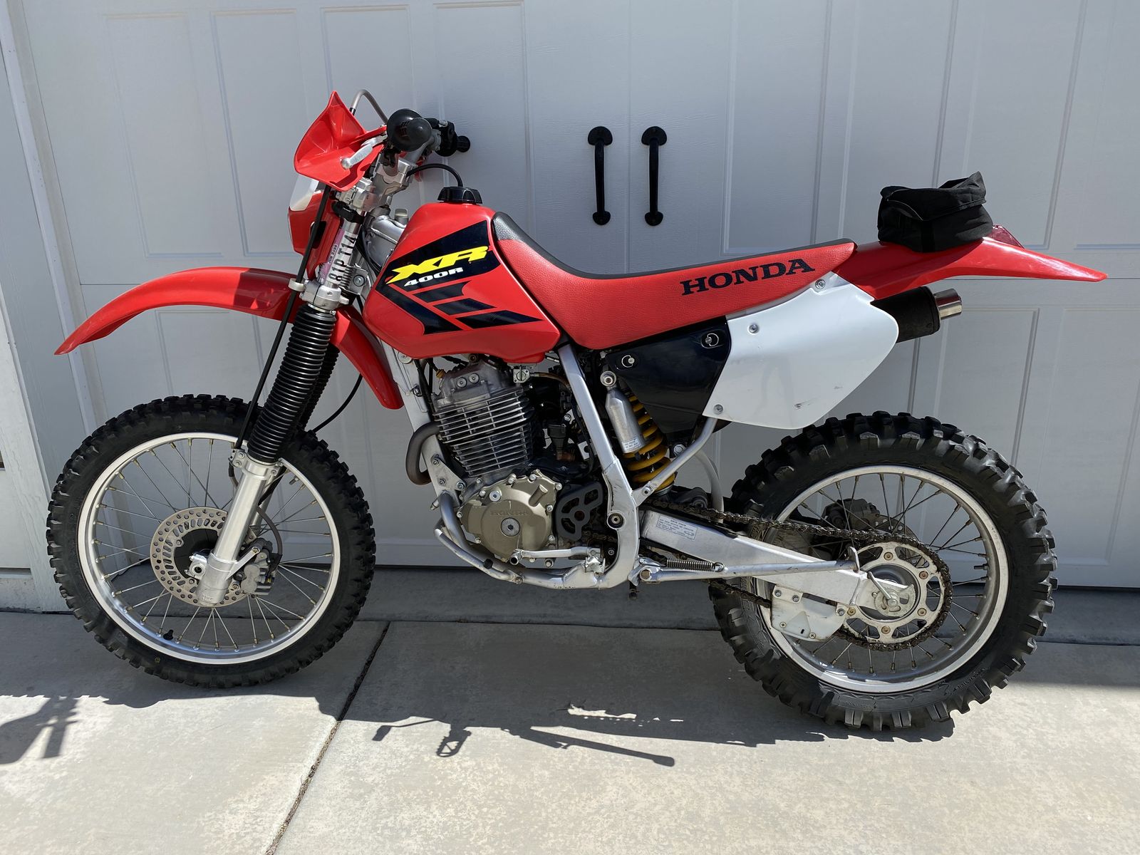 2002 Honda XR 400 R.