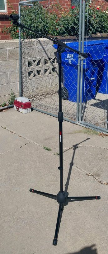 Gator Frameworks Tripod Microphone Stand with Boom Arm