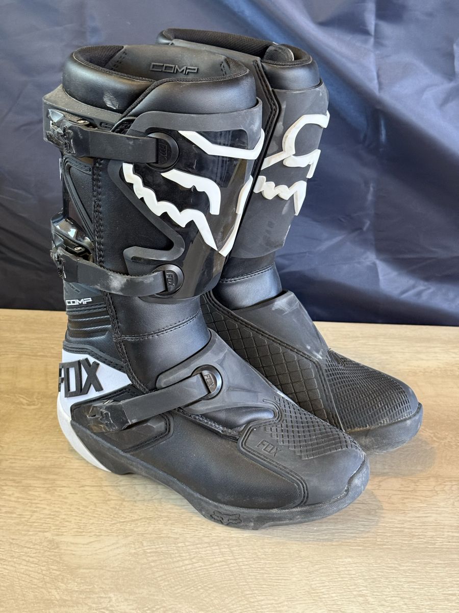 Fox Racing Youth Comp Motocross Boots - Black, Size 8 - Excellent Condition. Only worn once.