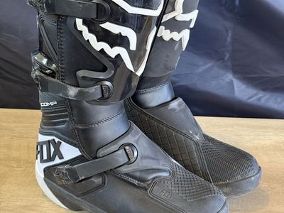 Fox Racing Youth Comp Motocross Boots - Black, Size 8 - Excellent Condition. Only worn once.