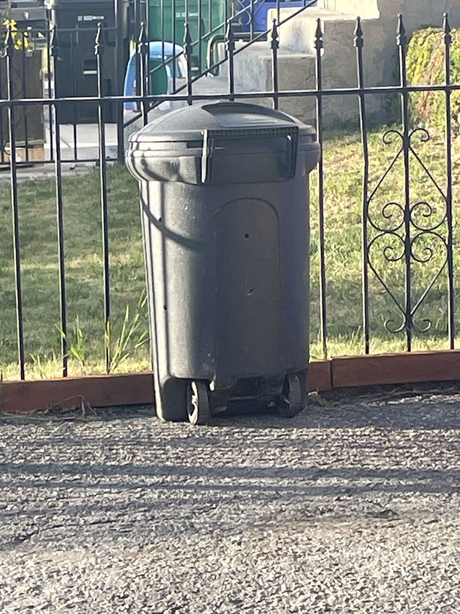 Black Outdoor Compost bin with Lid and Wheels