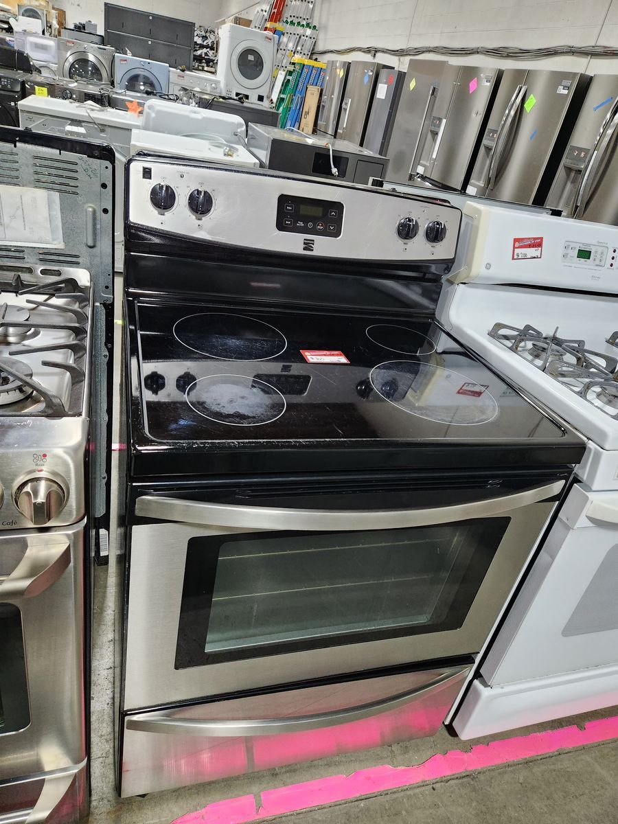 NICE GE STAINLESS STEEL GLASS TOP RANGE! W-WARRANTY