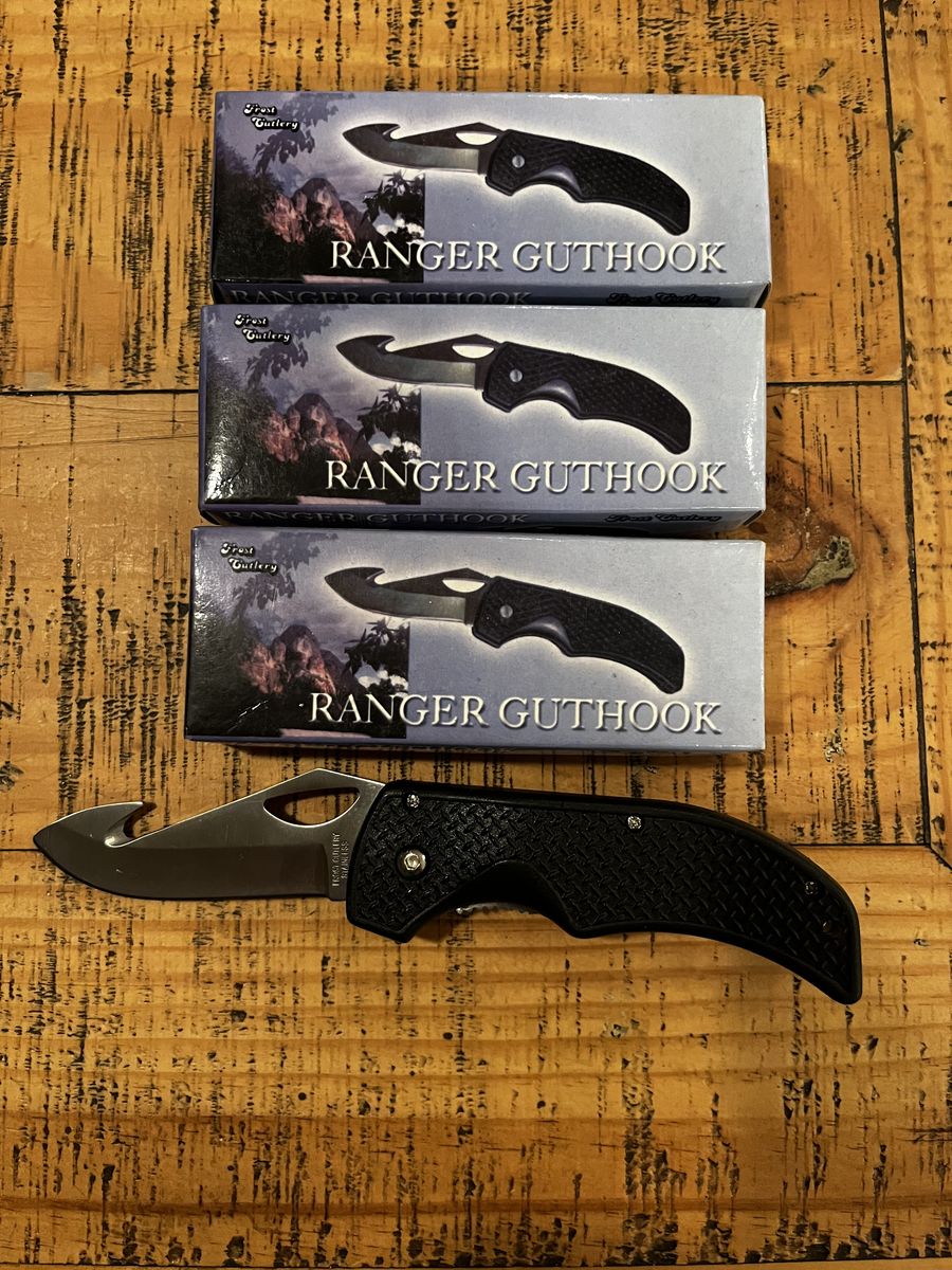 Bunch O' Pocket Knives
