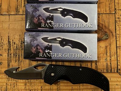 Bunch O' Pocket Knives