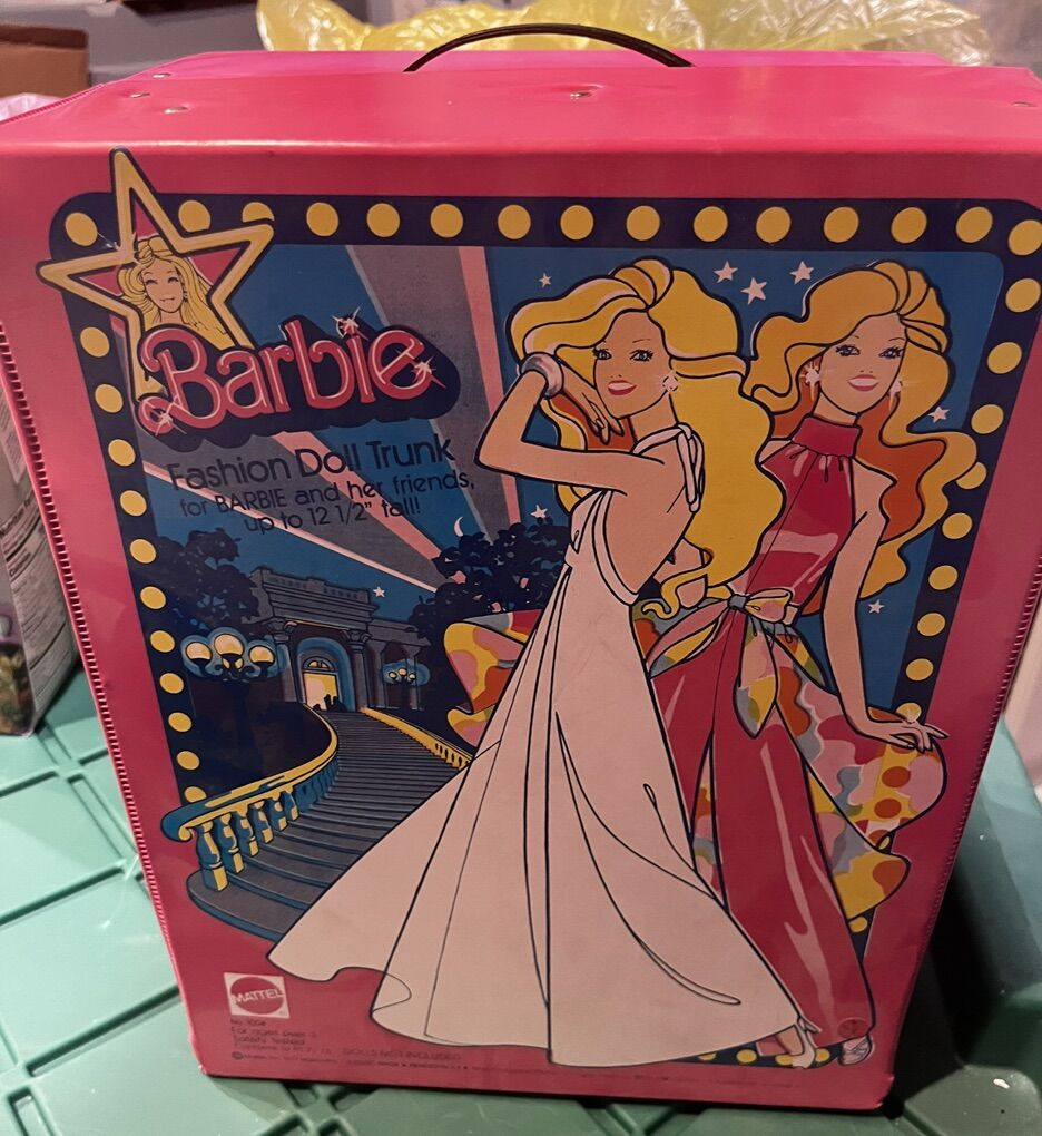 Vintage 1977 Mattel Barbie Fashion Doll Trunk