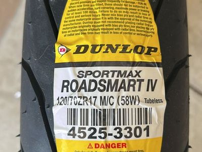 Dunlop Sportmax Roadsmart IV & GPR-300 Motorcycle Tires 120/70ZR17 M/C (58W) Tubeless