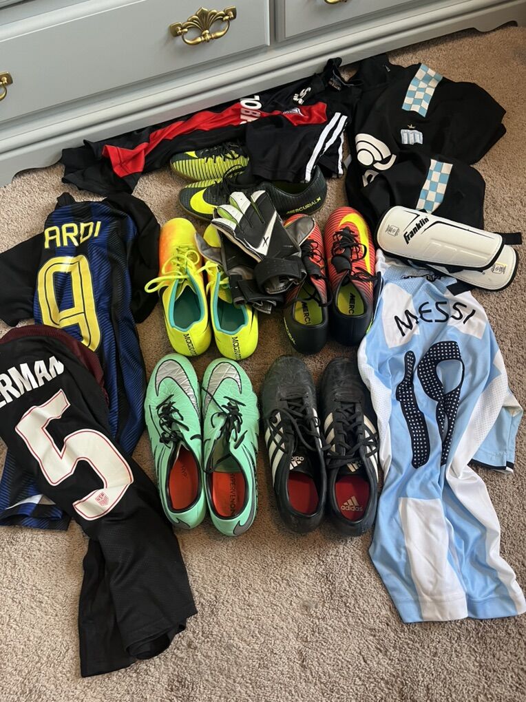Soccer Cleats/Shoes And Soccer Jerseys