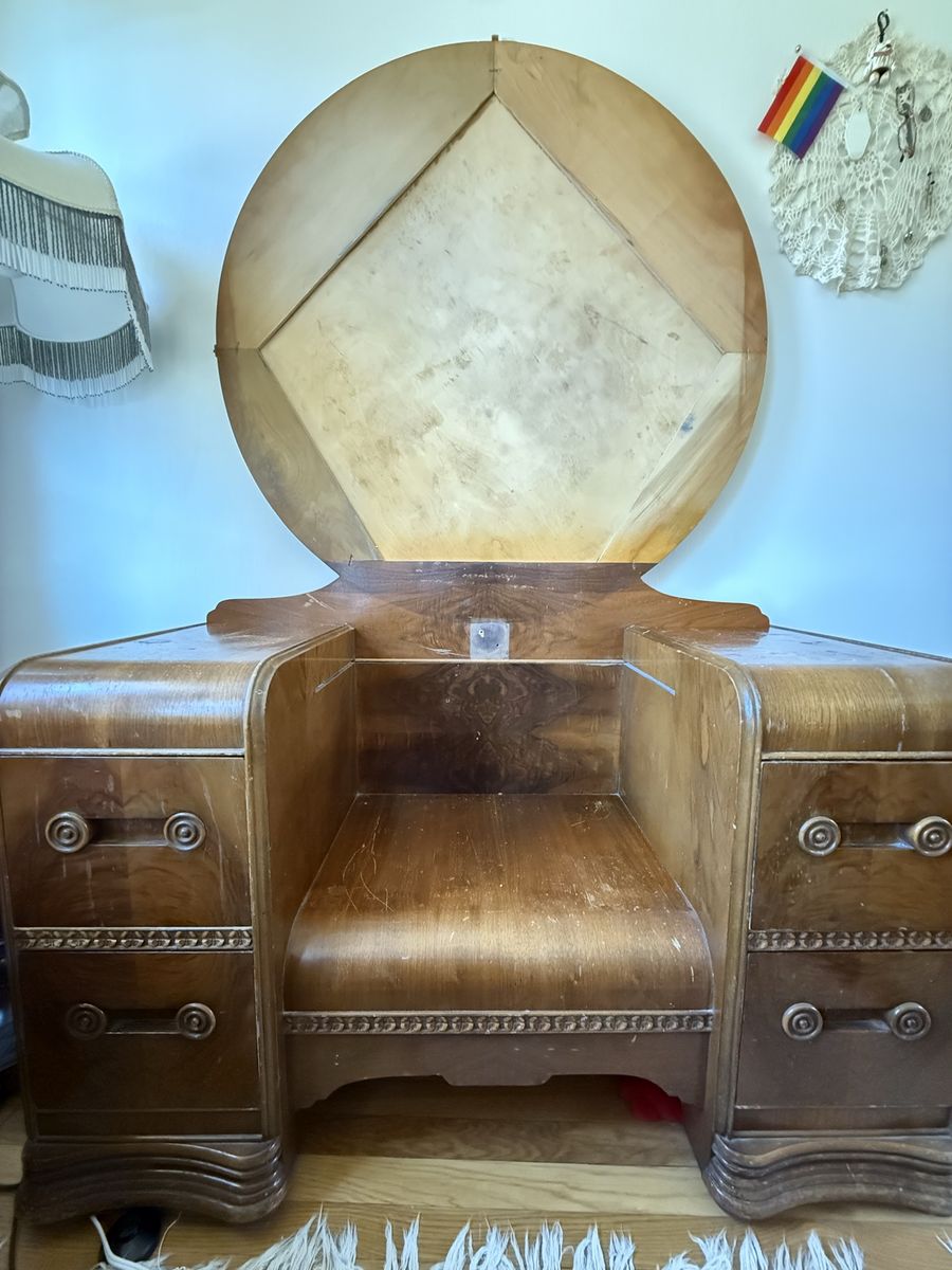 Vintage vanity