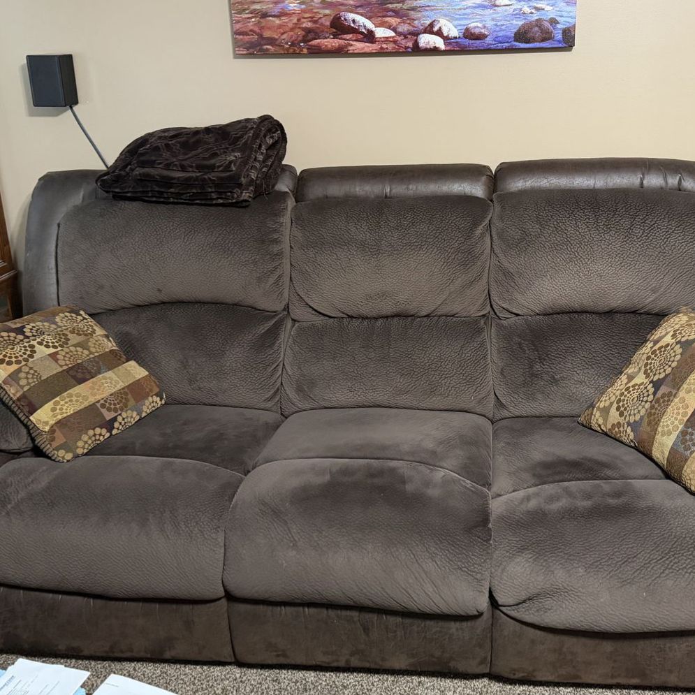 Electric Reclining Couch And Recliners