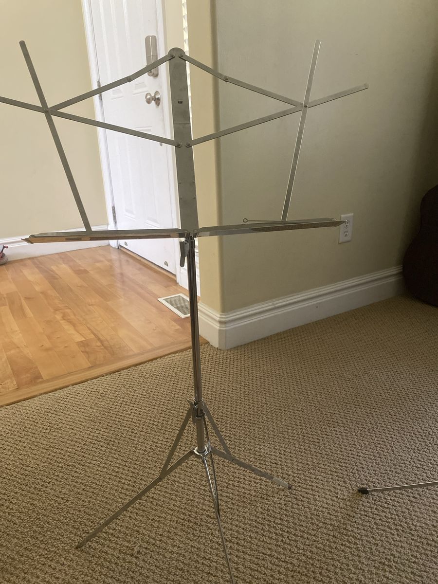 Wire music stand (x3)