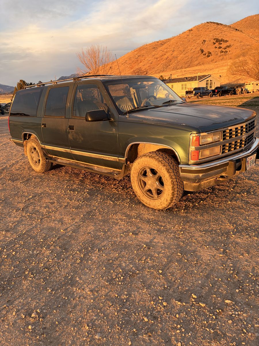 1992 CHEVROLET SUBURBAN K1500 LT