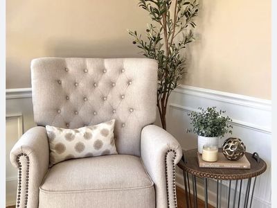 New Must go !!!Madison Park Aidan Push Back Recliner –
