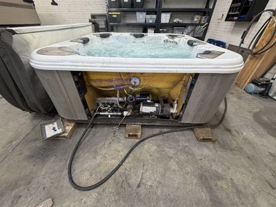 2009 682SS Bullfrog Spa