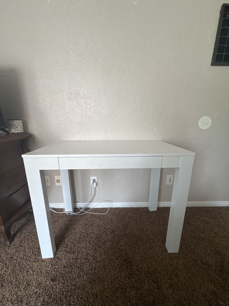 Free white desk