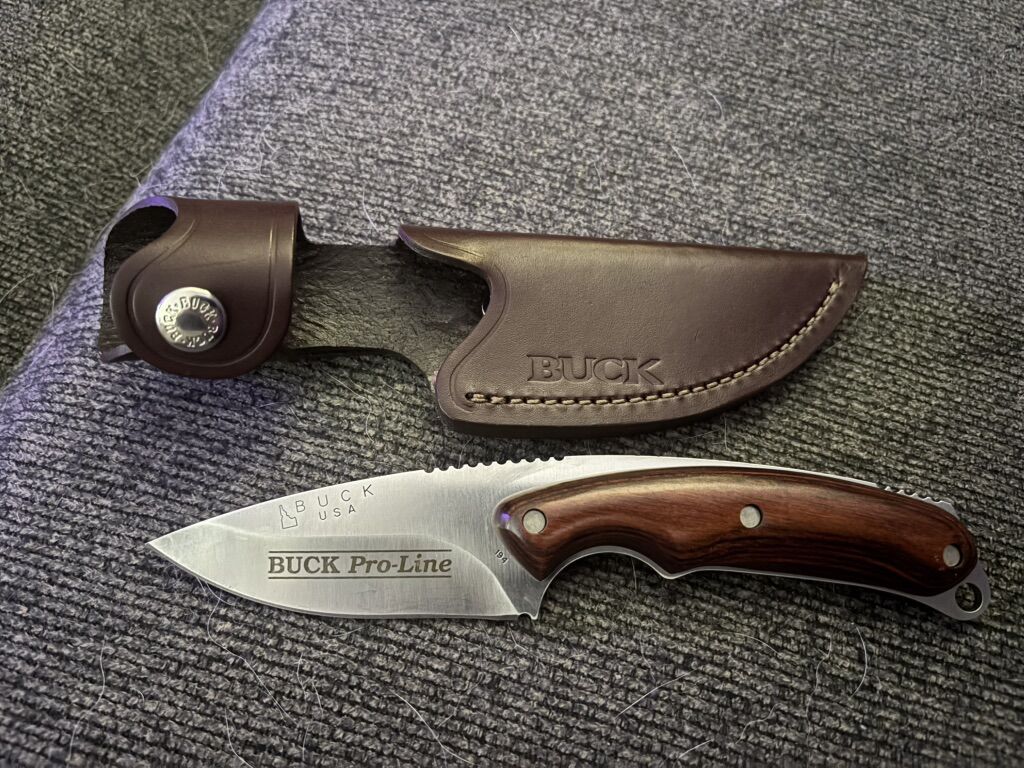 Buck Alpha Hunter Knofe