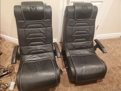 2 gaming chairs