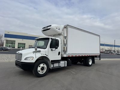 2016 Freightliner M2 20' Reefer