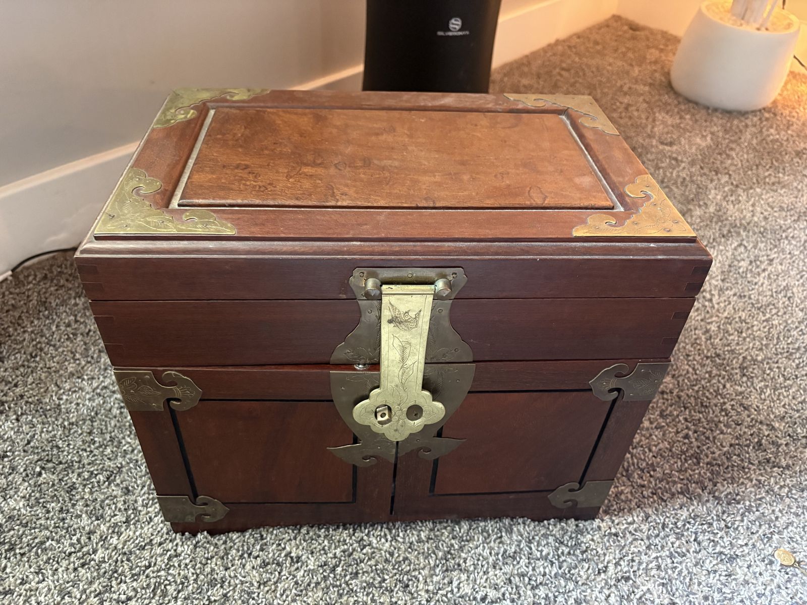 Main image 4