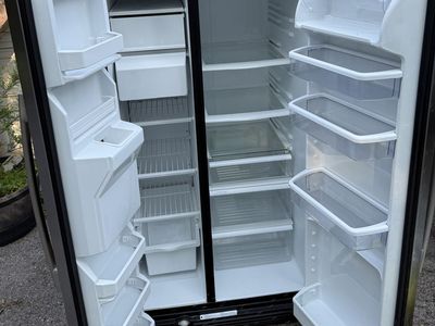 Whirlpool 25 Cu Ft Stainless Side-by-Side Refrigerator - Works Great