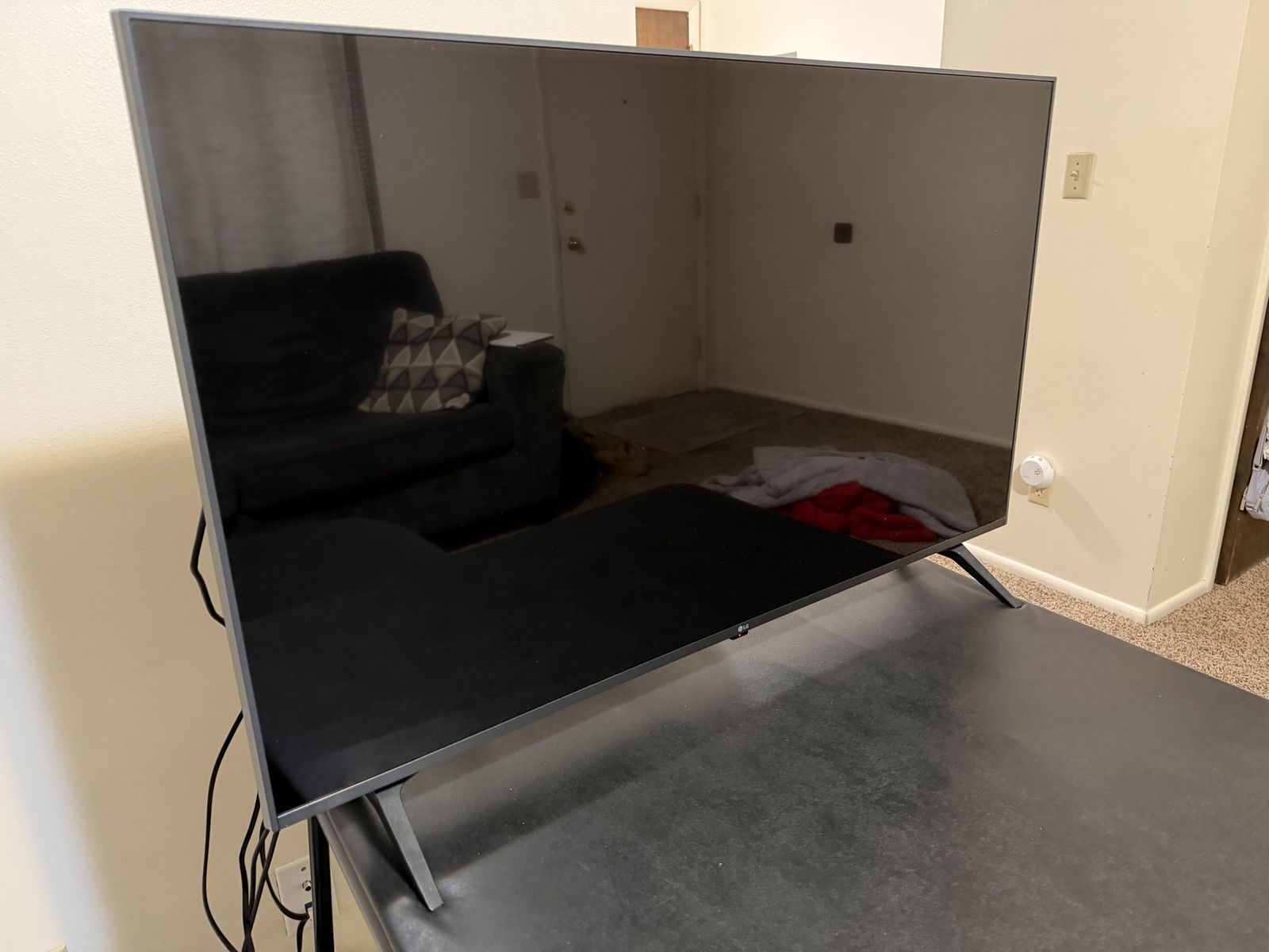 LG 44-inch LED Smart TV- Great Condition