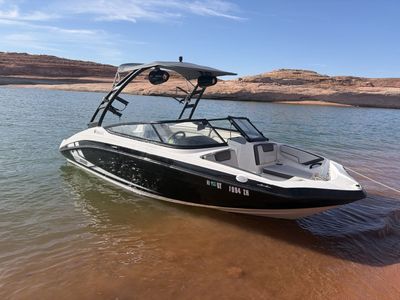 2019 Yamaha AR190 Jet Boat - Black/White with Trailer