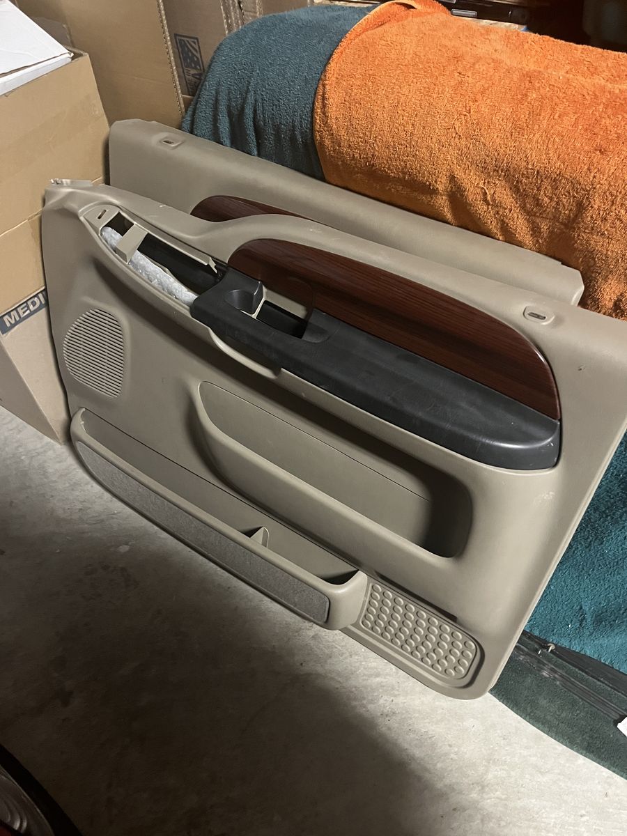 Auto Parts For 2005 Ford Excursion Pueblo Gold 114,000 miles