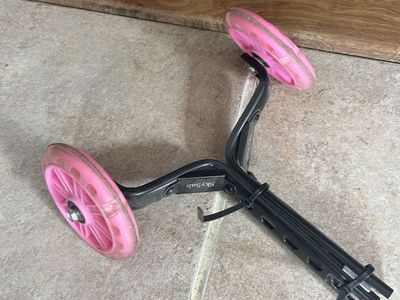 Skysab set of pink bike training wheels