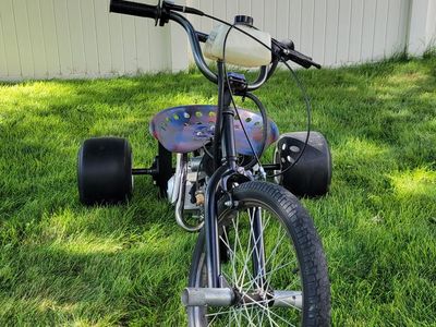 Motorized drift trike