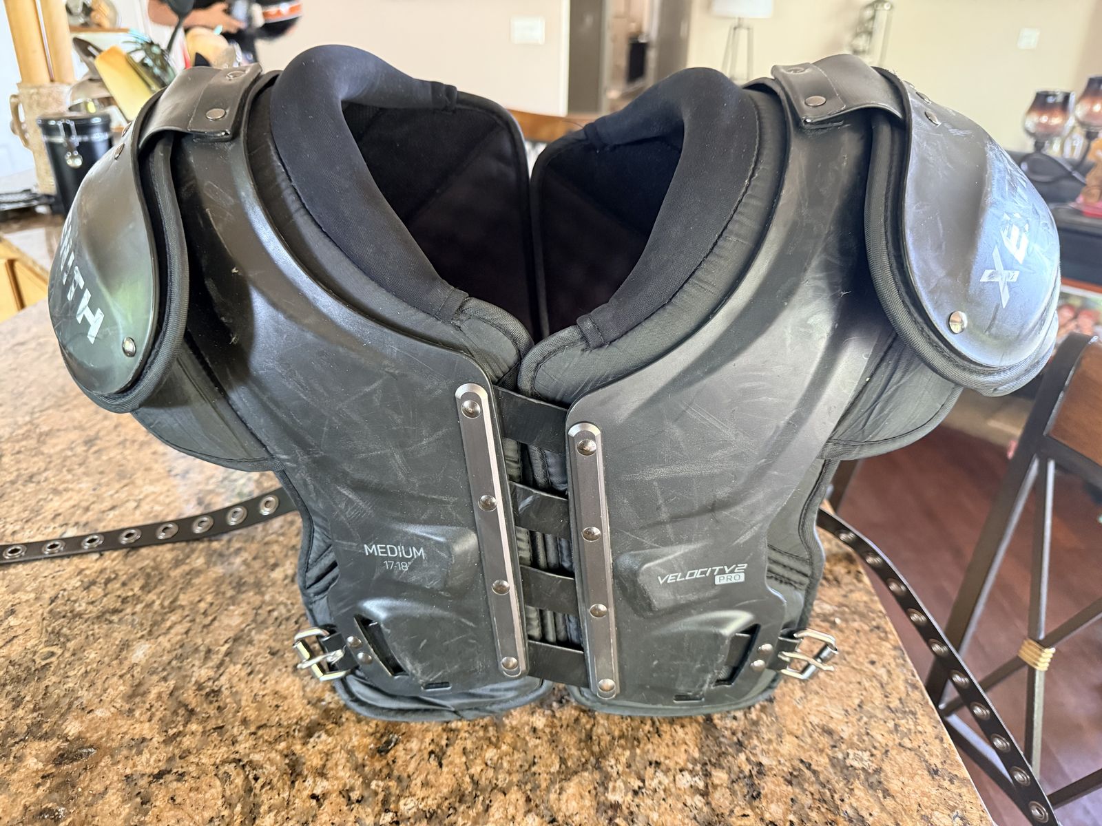 Football pads Zenith velocity 2 pro medium 2024