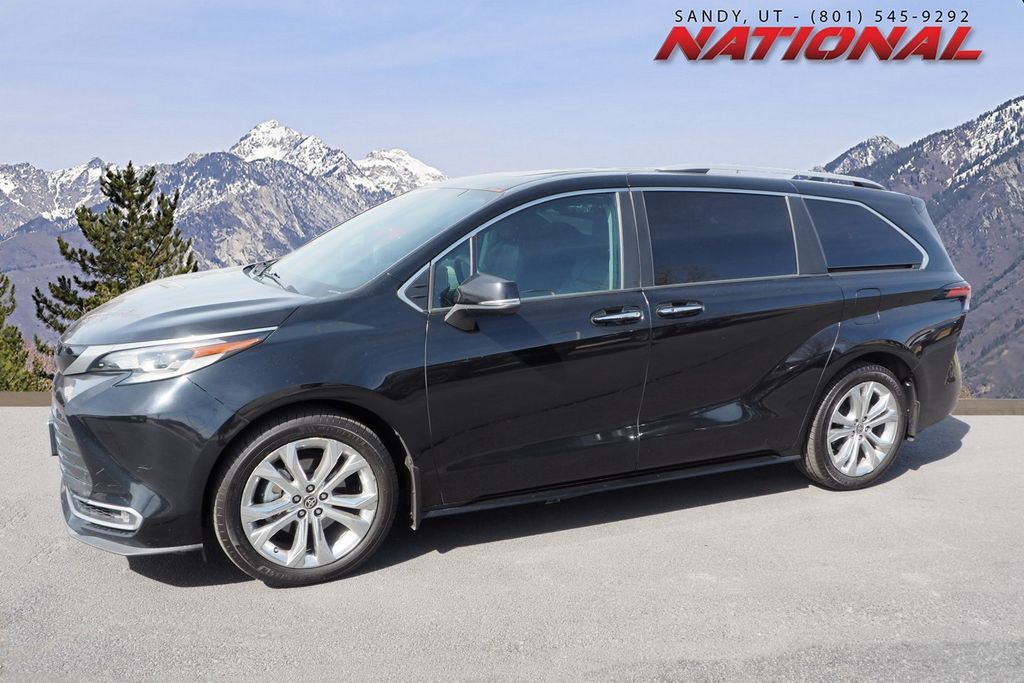 2023 Toyota Sienna Platinum 7-Passenger