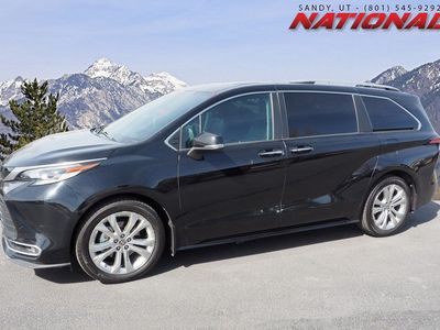 2023 Toyota Sienna Platinum 7-Passenger