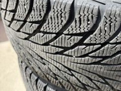 Nokian Hakkapeliitta R2 - Winter Tires