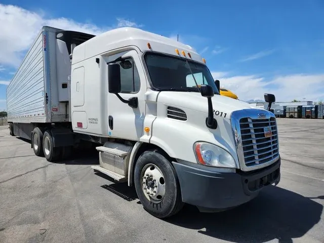 2013 Freightliner Cascadia $8,750