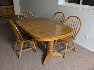 Oak Table and 6 Chairs, 2 leaves