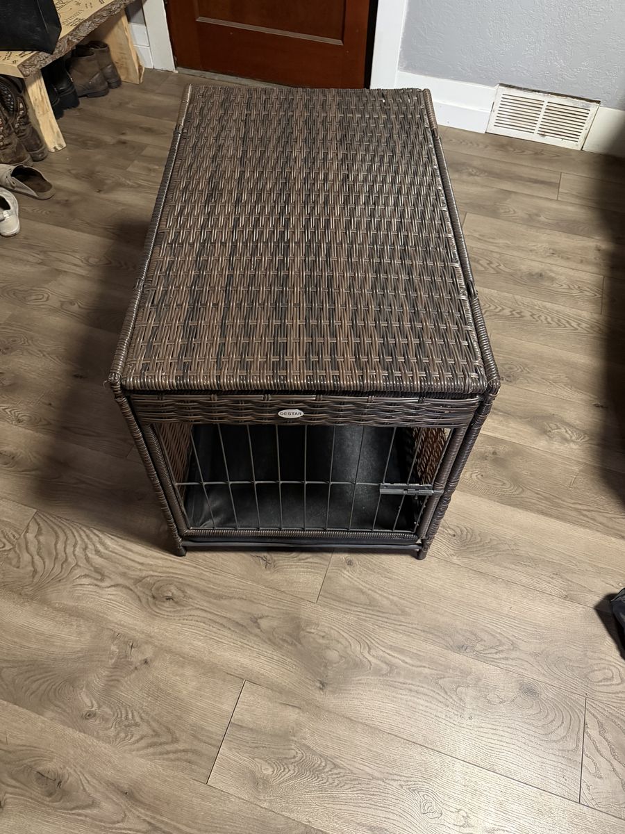 LARGE WICKER DOG KENNEL
