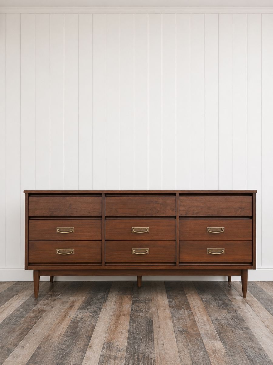 Beautiful Bassett Mid Century Modern Dresser