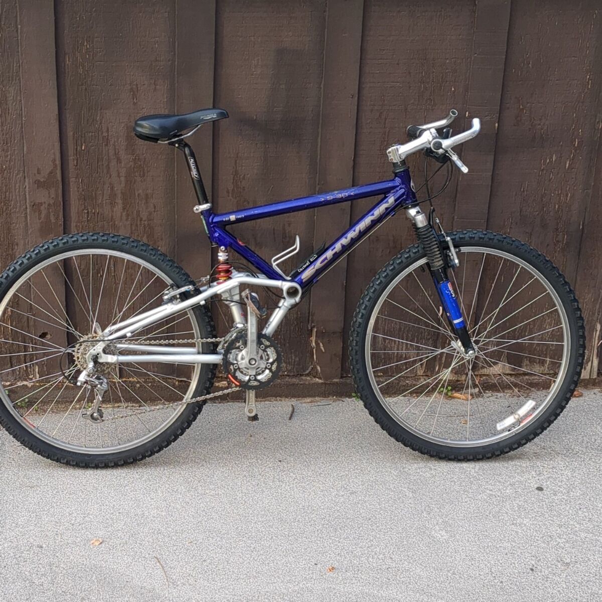 1998 Schwinn S-30 mountain bike