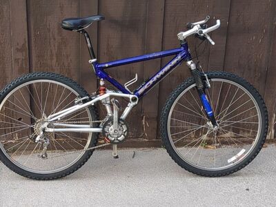 1998 Schwinn S-30 mountain bike