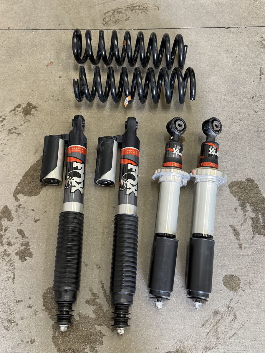 Fox performance struts for Tundra