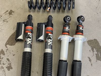 Fox performance struts for Tundra