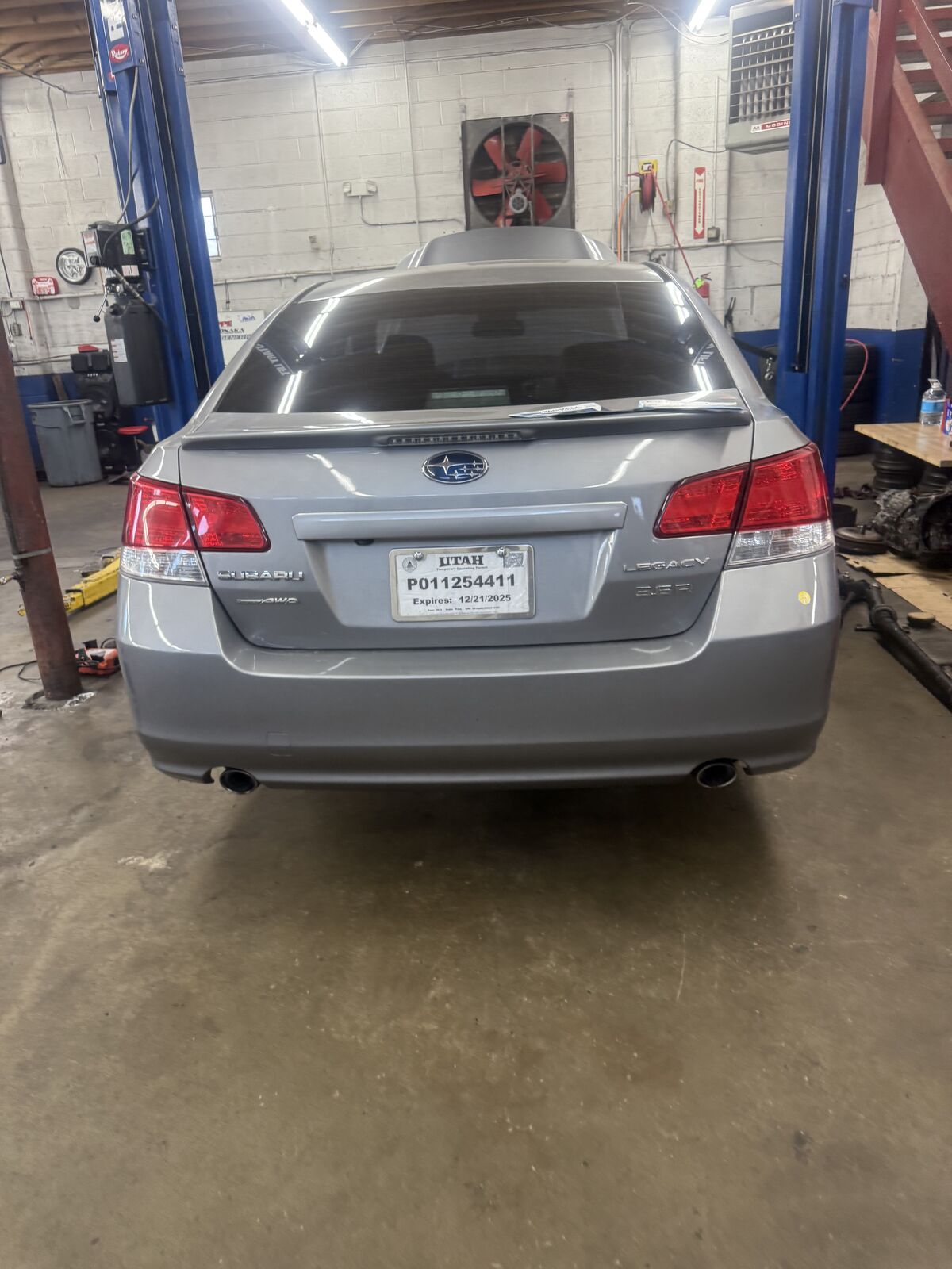 2010 SUBARU LEGACY 3.6R Limited