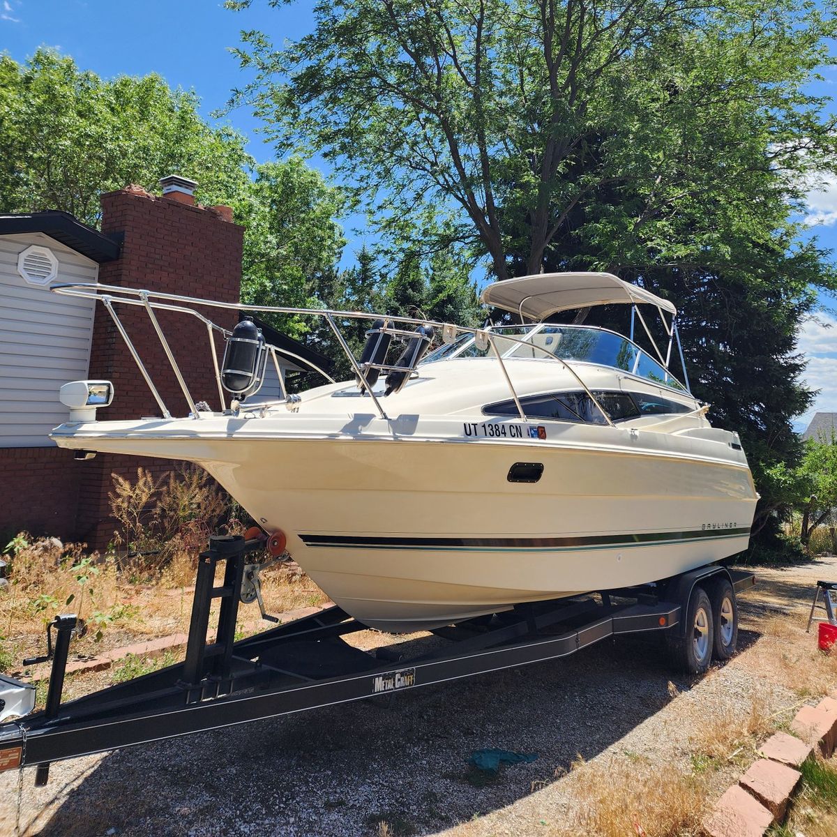 Boat- 1995 Bayliner Ciera 2655 – 26 ft Cruiser –