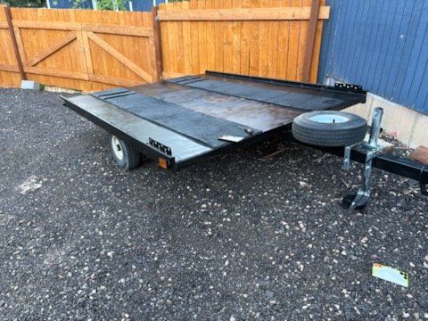 Single-Axle Flatbed Utility  tilt Trailer with Tongue Jack and Spare Tire