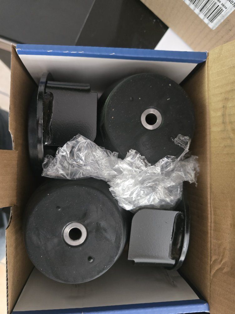 Main image 3
