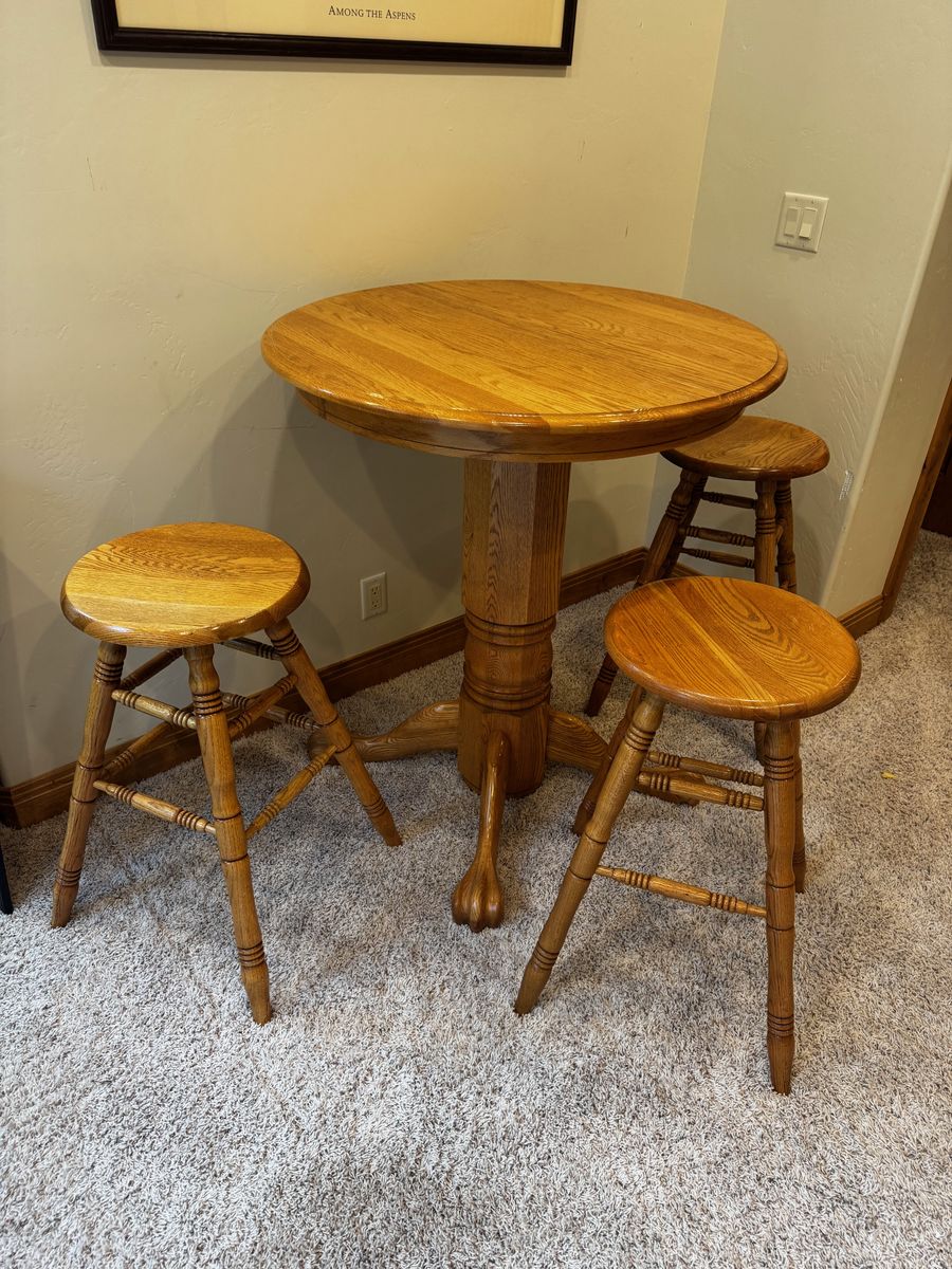 Bar Table & Stools